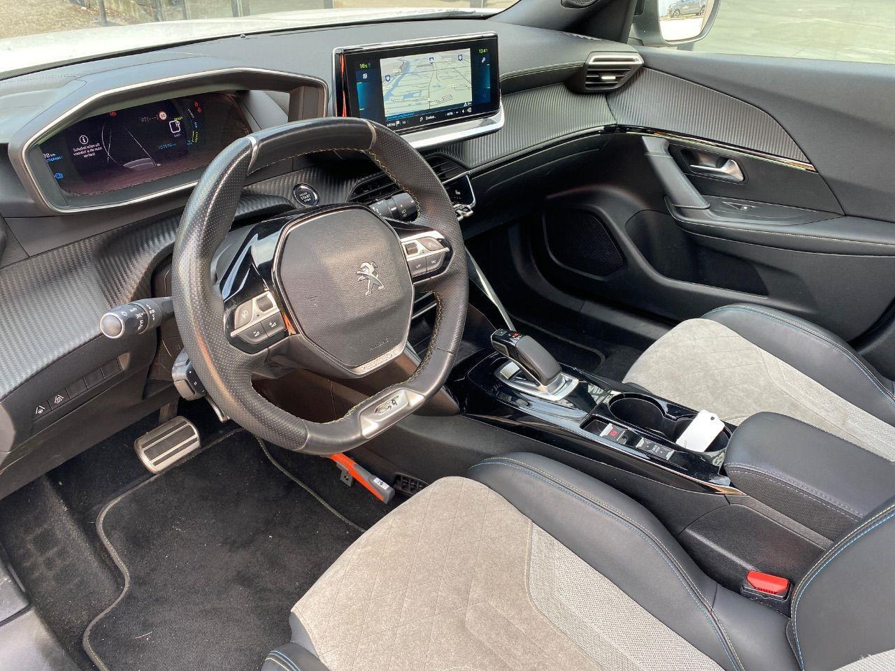 Peugeot e - 2008 EV GT Pack 50 kWh | 2021 | 103.596 km | Automaat | K710ZL | NAP: Logisch - SUV/ Todoterreno: foto 5 Peugeot e - 2008 EV GT Pack 50 kWh | 2021 | 103.596 km | Automaat | K710ZL | NAP: Logisch - SUV/ Todoterreno: foto 5