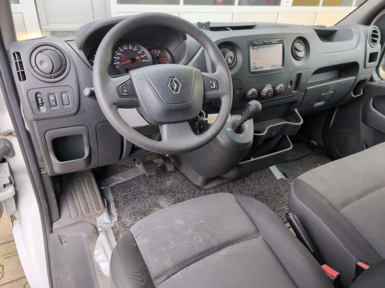 Renault Master T35 2.3 dCi L3H2 Stop & Start | 2019 | 100.588 km | Automaat | VBB74G | NAP: Logisch - Furgón: foto 5 Renault Master T35 2.3 dCi L3H2 Stop & Start | 2019 | 100.588 km | Automaat | VBB74G | NAP: Logisch - Furgón: foto 5