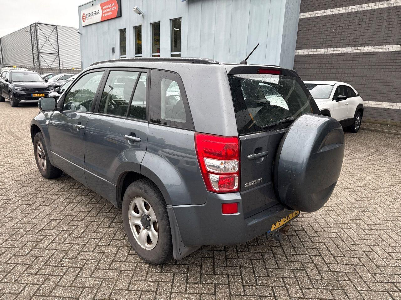 Suzuki Grand Vitara 2.0 - 16V JLX | 2006 | 212.917 km | 99SKPZ | NAP: Logisch - SUV/ Todoterreno: foto 3 Suzuki Grand Vitara 2.0 - 16V JLX | 2006 | 212.917 km | 99SKPZ | NAP: Logisch - SUV/ Todoterreno: foto 3