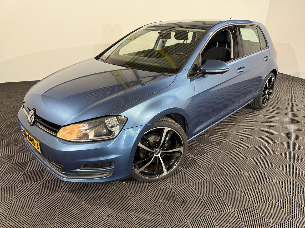 Volkswagen Golf 1.2 TSI Trend Edition 2015 GD-645-J 266.170 km - Hatchback: foto 1 Volkswagen Golf 1.2 TSI Trend Edition 2015 GD-645-J 266.170 km - Hatchback: foto 1