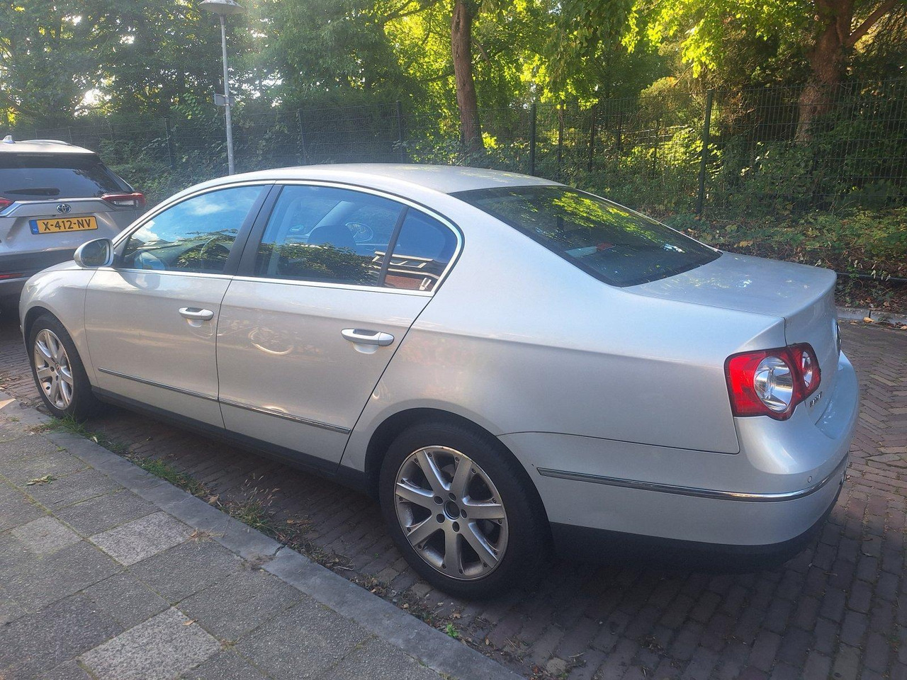 Volkswagen | Passat | 1.9 TDI Comfortline | 2010 | 314.746 km | 77KJP9 | Logisch - Sedan: foto 2 Volkswagen | Passat | 1.9 TDI Comfortline | 2010 | 314.746 km | 77KJP9 | Logisch - Sedan: foto 2