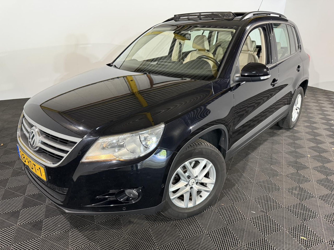 Volkswagen | Tiguan | 1.4 TSI Comfort&Design | 2011 | 236.671 km | 28RDT1 | Logisch - SUV/ Todoterreno: foto 1 Volkswagen | Tiguan | 1.4 TSI Comfort&Design | 2011 | 236.671 km | 28RDT1 | Logisch - SUV/ Todoterreno: foto 1