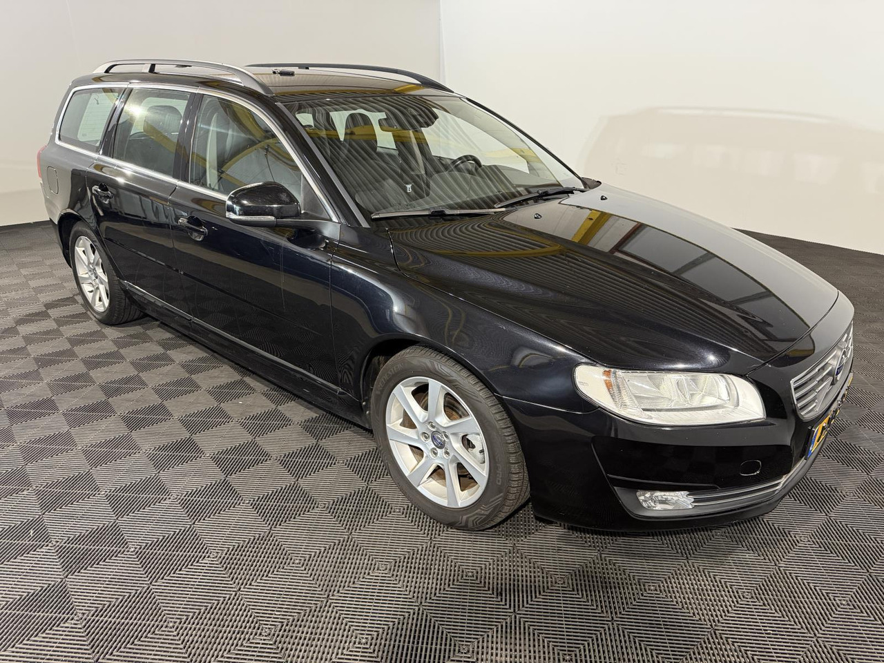Volvo | V70 | 1.6 D2 Nordic+ | 2014 | 234.121 km | 1XBG53 | Logisch - Coche: foto 3 Volvo | V70 | 1.6 D2 Nordic+ | 2014 | 234.121 km | 1XBG53 | Logisch - Coche: foto 3