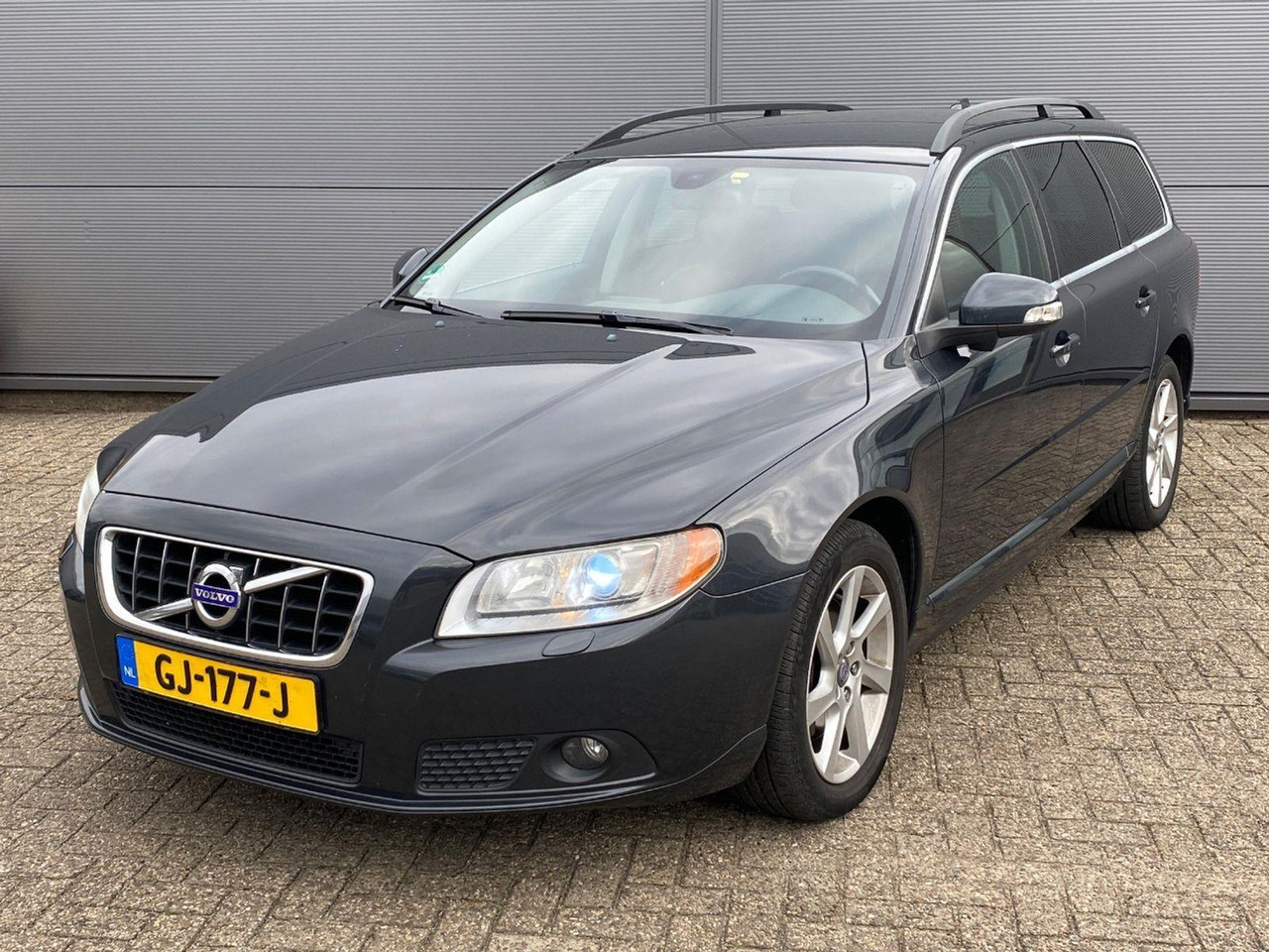 Volvo V70 2.0 D3 Summum | 2011 | 382.199 km | Automaat | GJ177J | NAP: Geen oordeel - Coche: foto 1 Volvo V70 2.0 D3 Summum | 2011 | 382.199 km | Automaat | GJ177J | NAP: Geen oordeel - Coche: foto 1