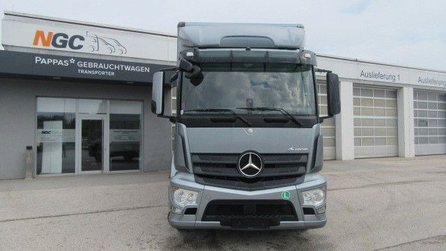 Mercedes-Benz Axor 1827L Koffer LBW - Camión caja cerrada: foto 2 Mercedes-Benz Axor 1827L Koffer LBW - Camión caja cerrada: foto 2