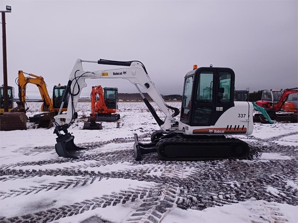 Bobcat 337D Kallistuvalla liittimellä - Miniexcavadora: foto 2 Bobcat 337D Kallistuvalla liittimellä - Miniexcavadora: foto 2