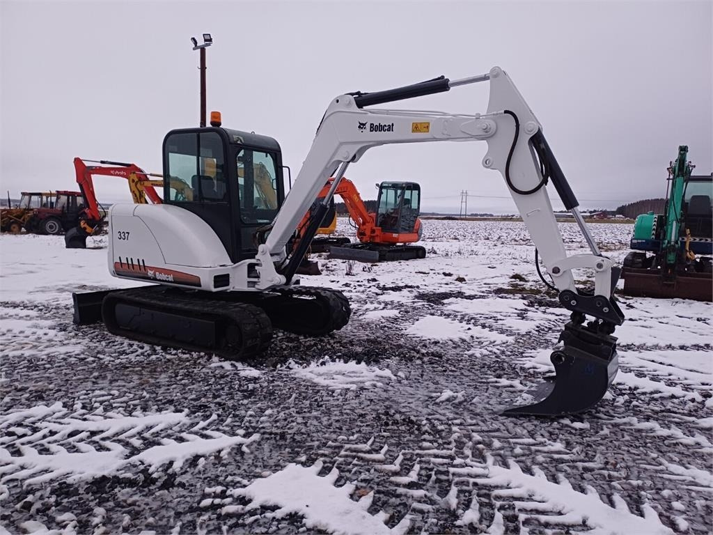Bobcat 337D Kallistuvalla liittimellä - Miniexcavadora: foto 4 Bobcat 337D Kallistuvalla liittimellä - Miniexcavadora: foto 4