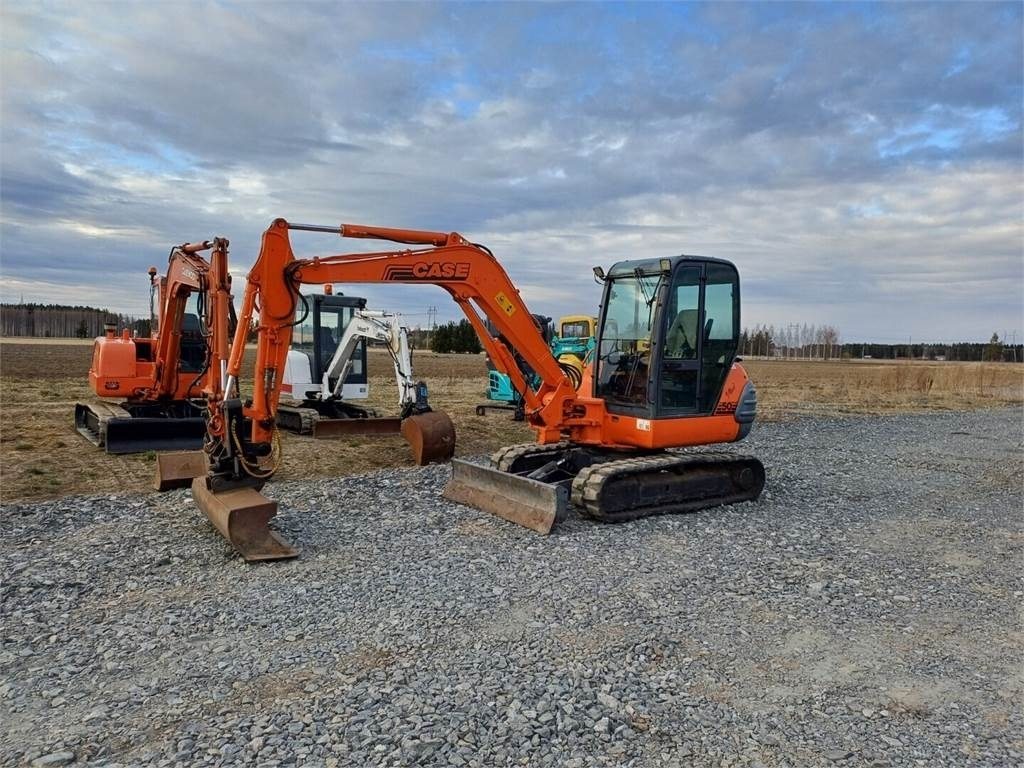 Case CX50 kallistajalla - Miniexcavadora: foto 1 Case CX50 kallistajalla - Miniexcavadora: foto 1