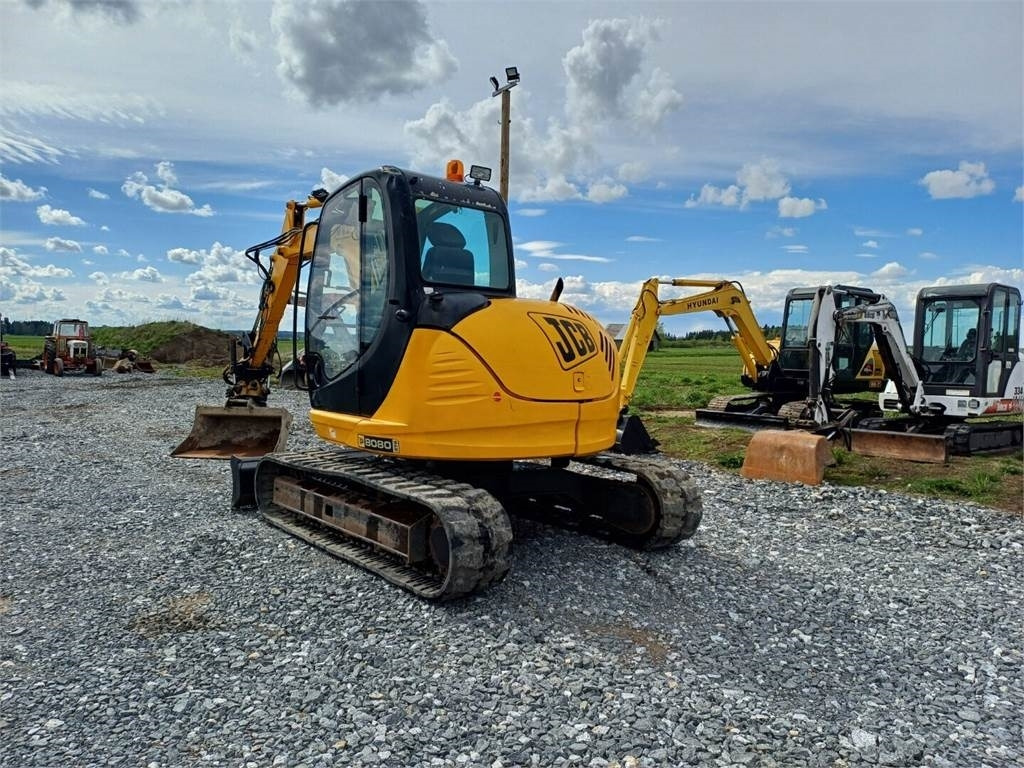 JCB 8080 pyörittäjällä - Miniexcavadora: foto 4 JCB 8080 pyörittäjällä - Miniexcavadora: foto 4