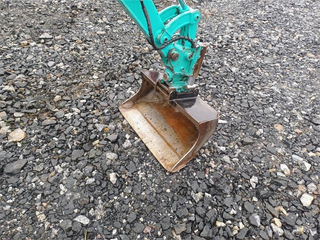 Miniexcavadora Kobelco SK17SR-3 Kallistajalla: foto 7 Miniexcavadora Kobelco SK17SR-3 Kallistajalla: foto 7