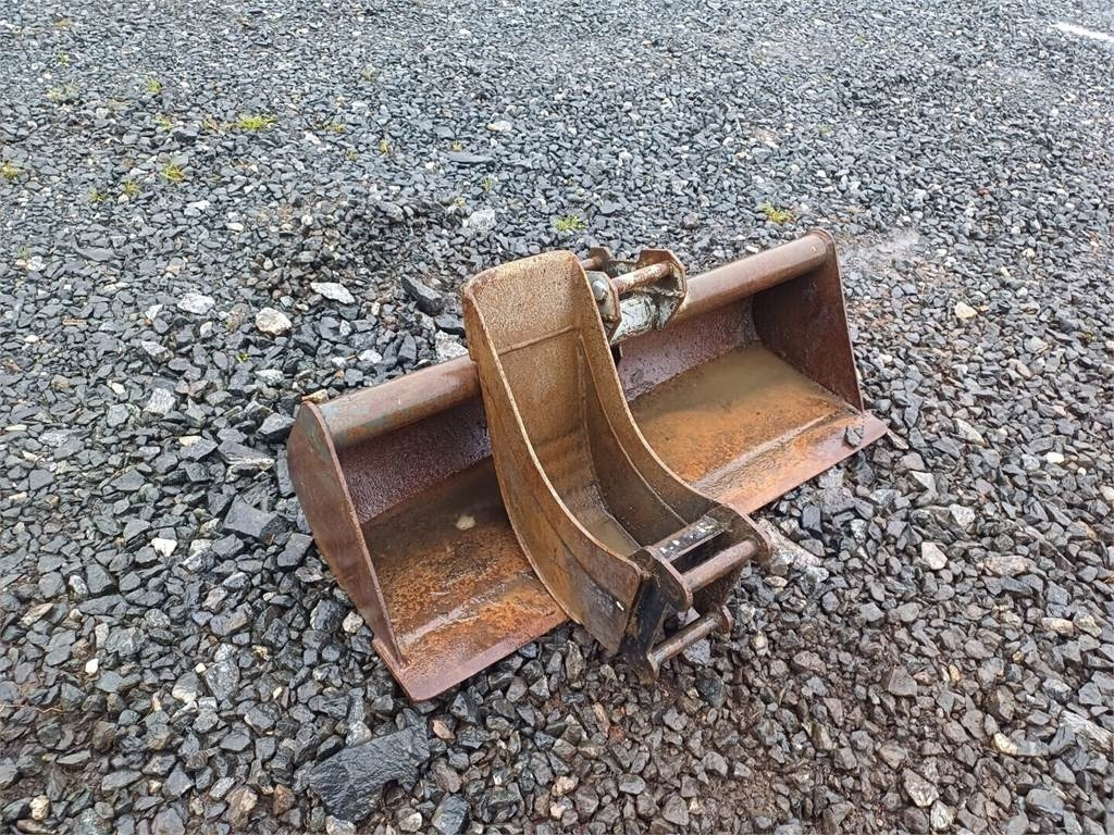 Miniexcavadora Kobelco SK17SR-3 Kallistajalla: foto 9 Miniexcavadora Kobelco SK17SR-3 Kallistajalla: foto 9