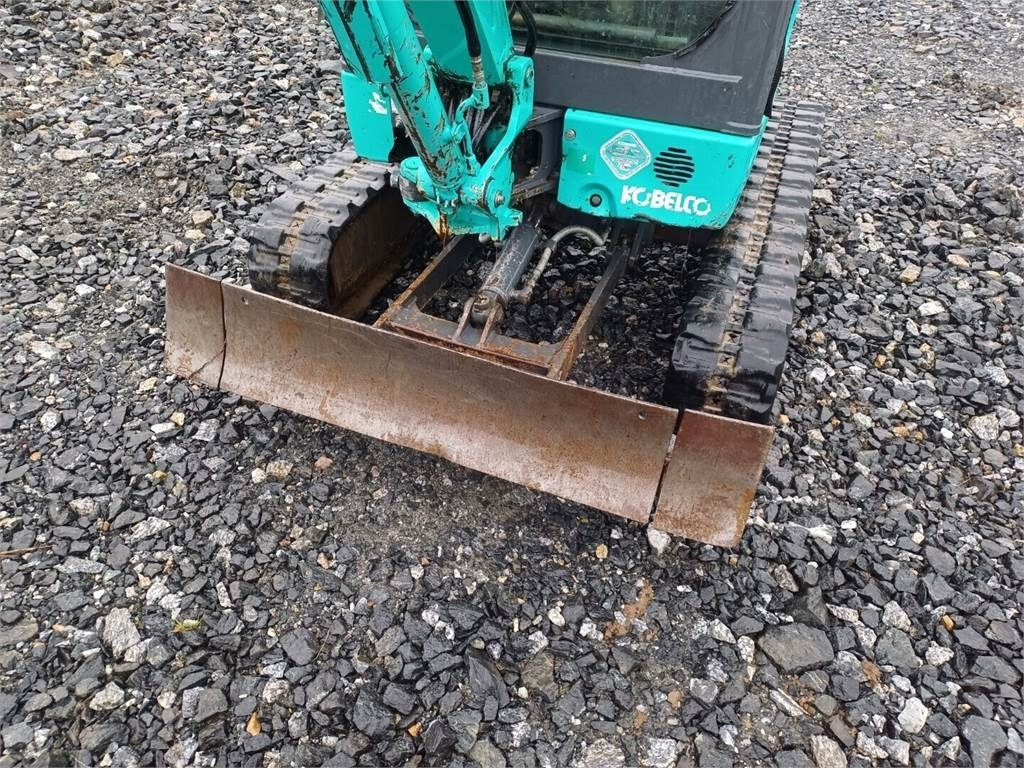 Miniexcavadora Kobelco SK17SR-3 Kallistajalla: foto 8 Miniexcavadora Kobelco SK17SR-3 Kallistajalla: foto 8