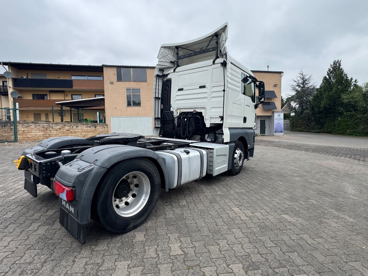 MAN TGX 18.460 XL /1xBett/Retarder/Voll-Spoiler - Cabeza tractora: foto 4 MAN TGX 18.460 XL /1xBett/Retarder/Voll-Spoiler - Cabeza tractora: foto 4