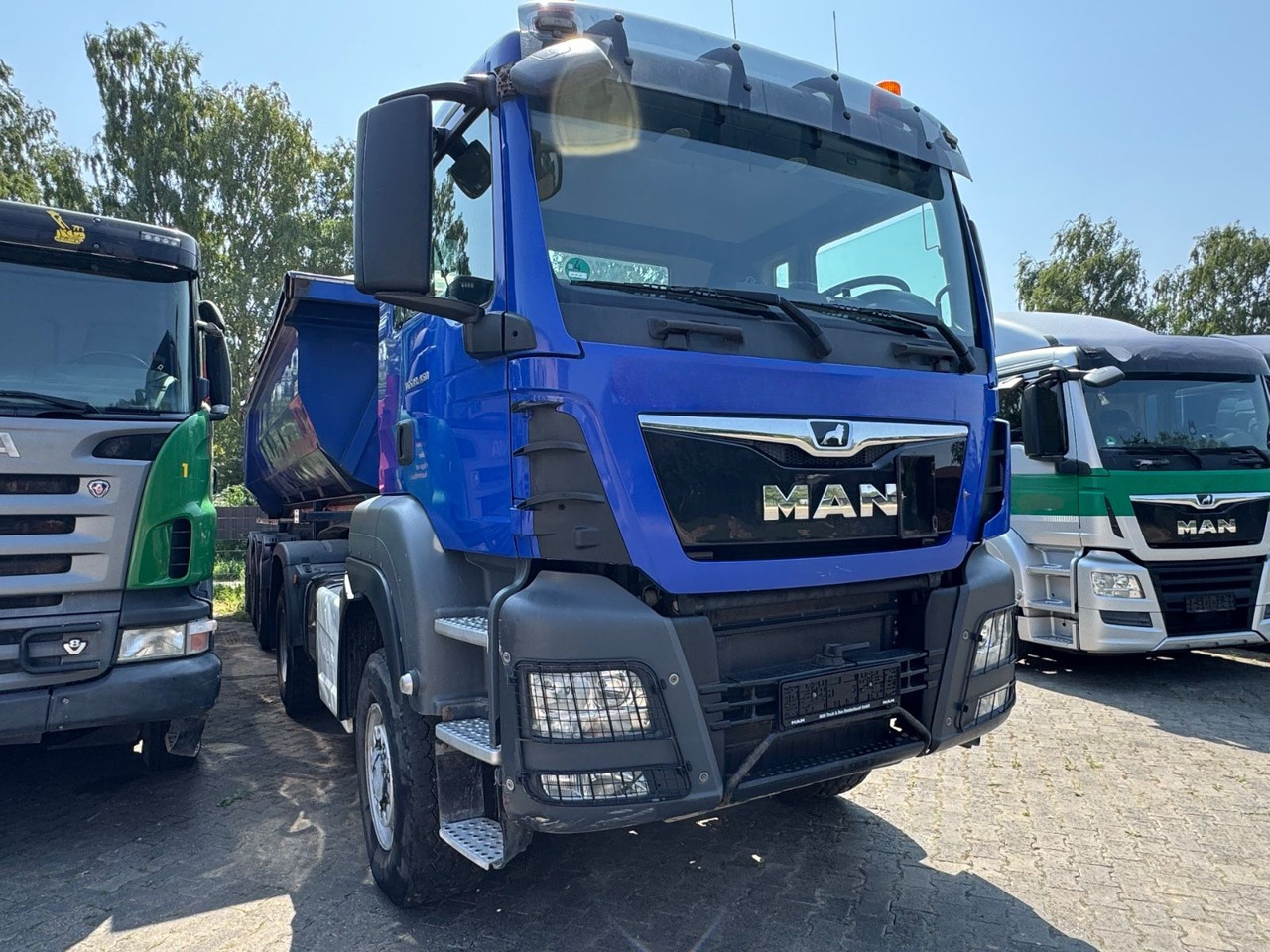 MAN 18.460 TGS/B-B/Kipp/4X4/klp.Zug/TOP-ZUSTAND - Camión volquete: foto 2 MAN 18.460 TGS/B-B/Kipp/4X4/klp.Zug/TOP-ZUSTAND - Camión volquete: foto 2