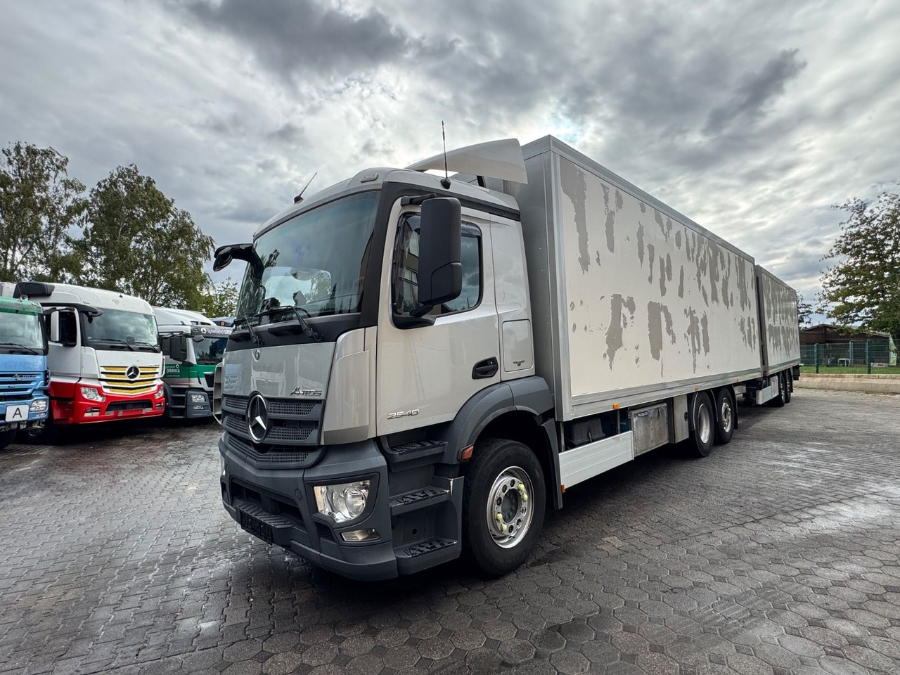 Mercedes-Benz Antos 2540/2xLBW/Kühlung-Defekt/5instock - Camión frigorífico: foto 2 Mercedes-Benz Antos 2540/2xLBW/Kühlung-Defekt/5instock - Camión frigorífico: foto 2