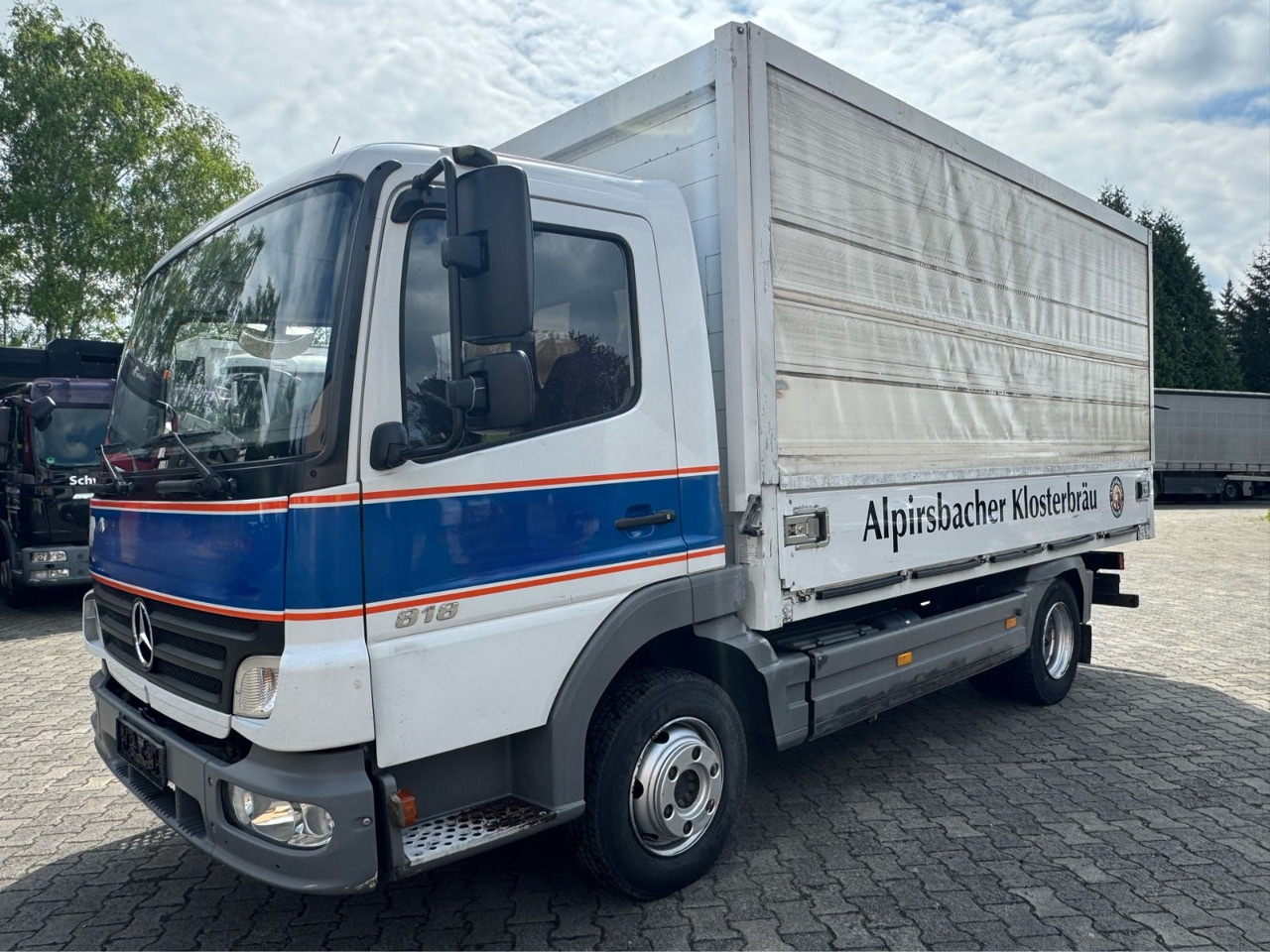 Mercedes-Benz Atego 818/Roll-Plane/Tüv-Neu/1xAHK-Maul/ - Camión transporte de bebidas: foto 2 Mercedes-Benz Atego 818/Roll-Plane/Tüv-Neu/1xAHK-Maul/ - Camión transporte de bebidas: foto 2