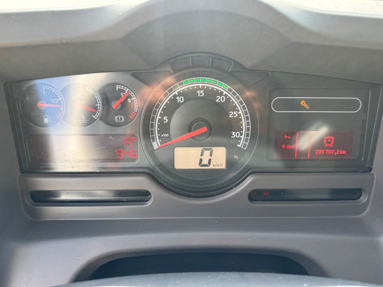 Furgoneta frigorifica Renault MIDLUM 180/Thermo-King V-500/LBW: foto 7