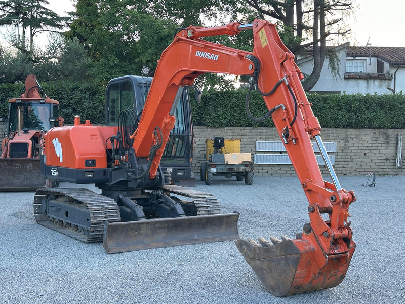 Doosan SOLAR 75V - Excavadora: foto 2 Doosan SOLAR 75V - Excavadora: foto 2