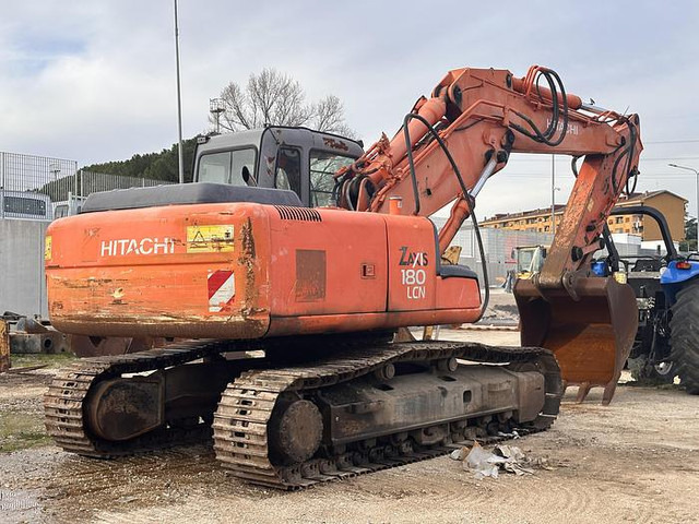 Hitachi ZX180 - Excavadora de cadenas: foto 4 Hitachi ZX180 - Excavadora de cadenas: foto 4