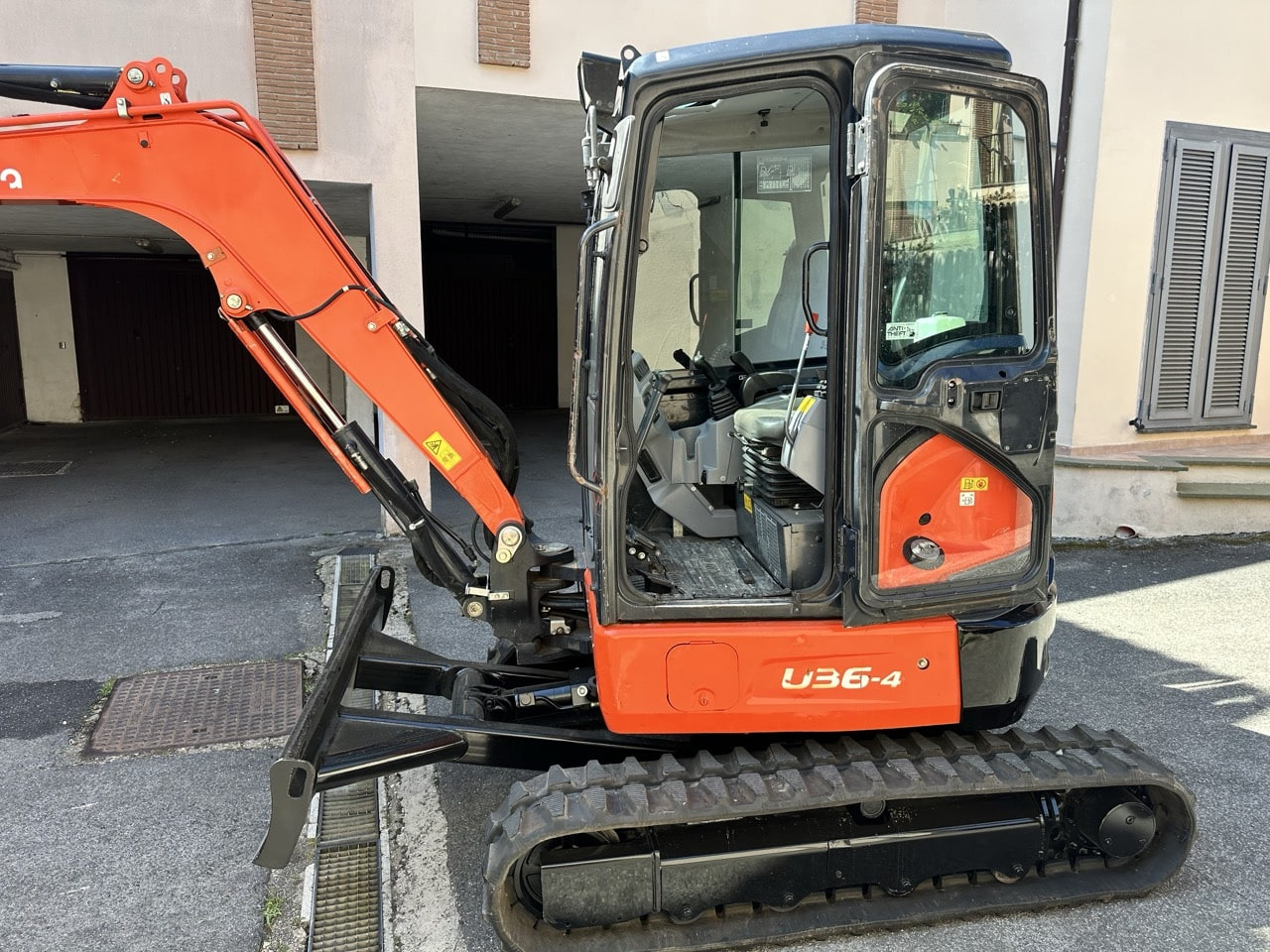 KUBOTA U36-4 - Miniexcavadora: foto 2 KUBOTA U36-4 - Miniexcavadora: foto 2