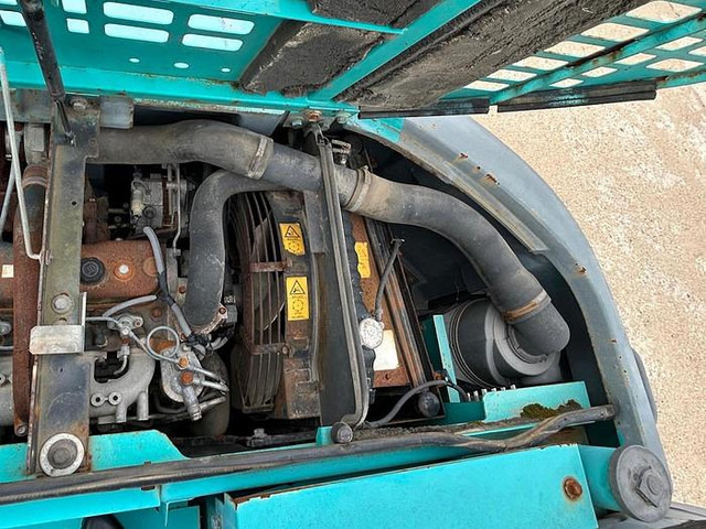 Excavadora Kobelco SK135SR: foto 15