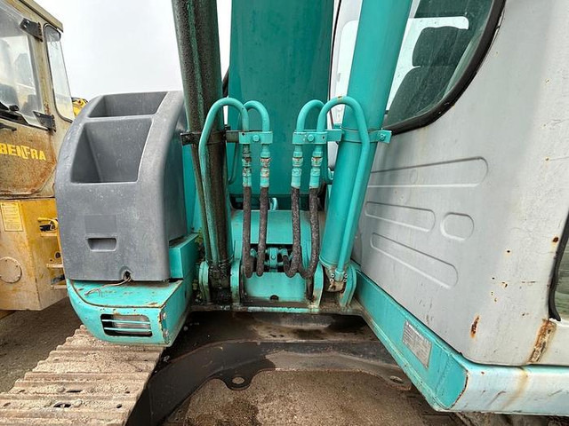 Excavadora Kobelco SK135SR: foto 7