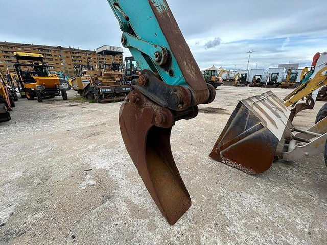 Excavadora Kobelco SK135SR: foto 13