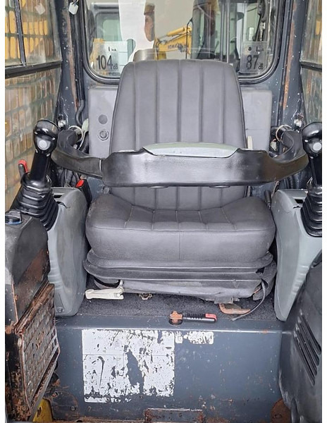 Minicargadora de cadenas Komatsu CK35: foto 7