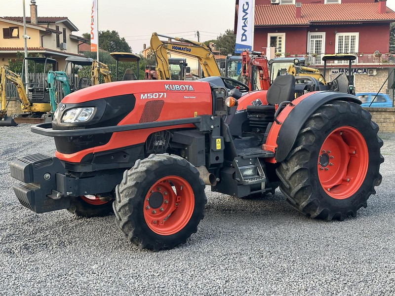 Kubota M5071N - Tractor: foto 1 Kubota M5071N - Tractor: foto 1