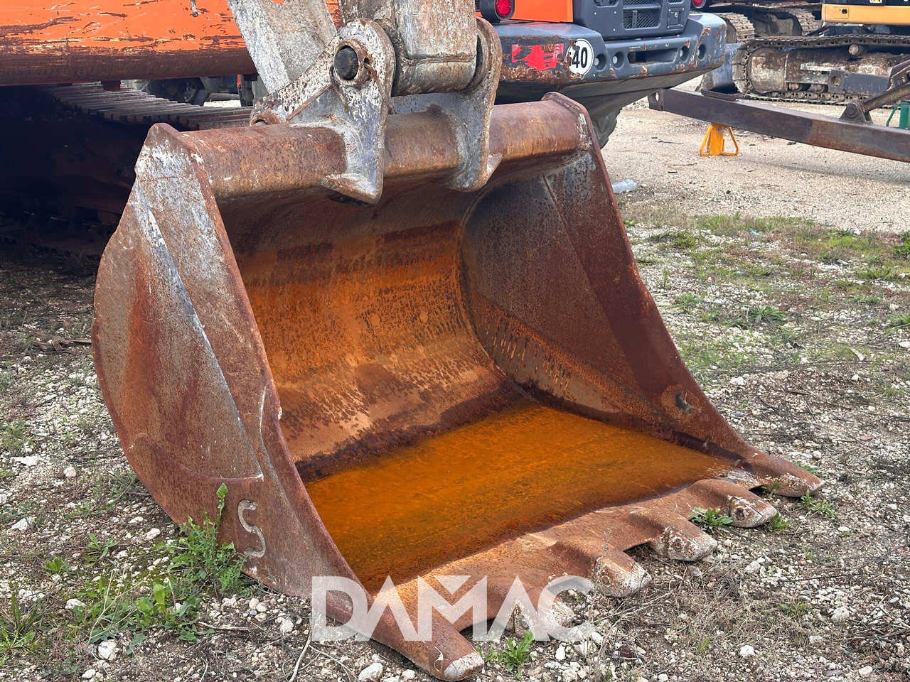 NEW HOLLAND E215B - Excavadora de cadenas: foto 2 NEW HOLLAND E215B - Excavadora de cadenas: foto 2