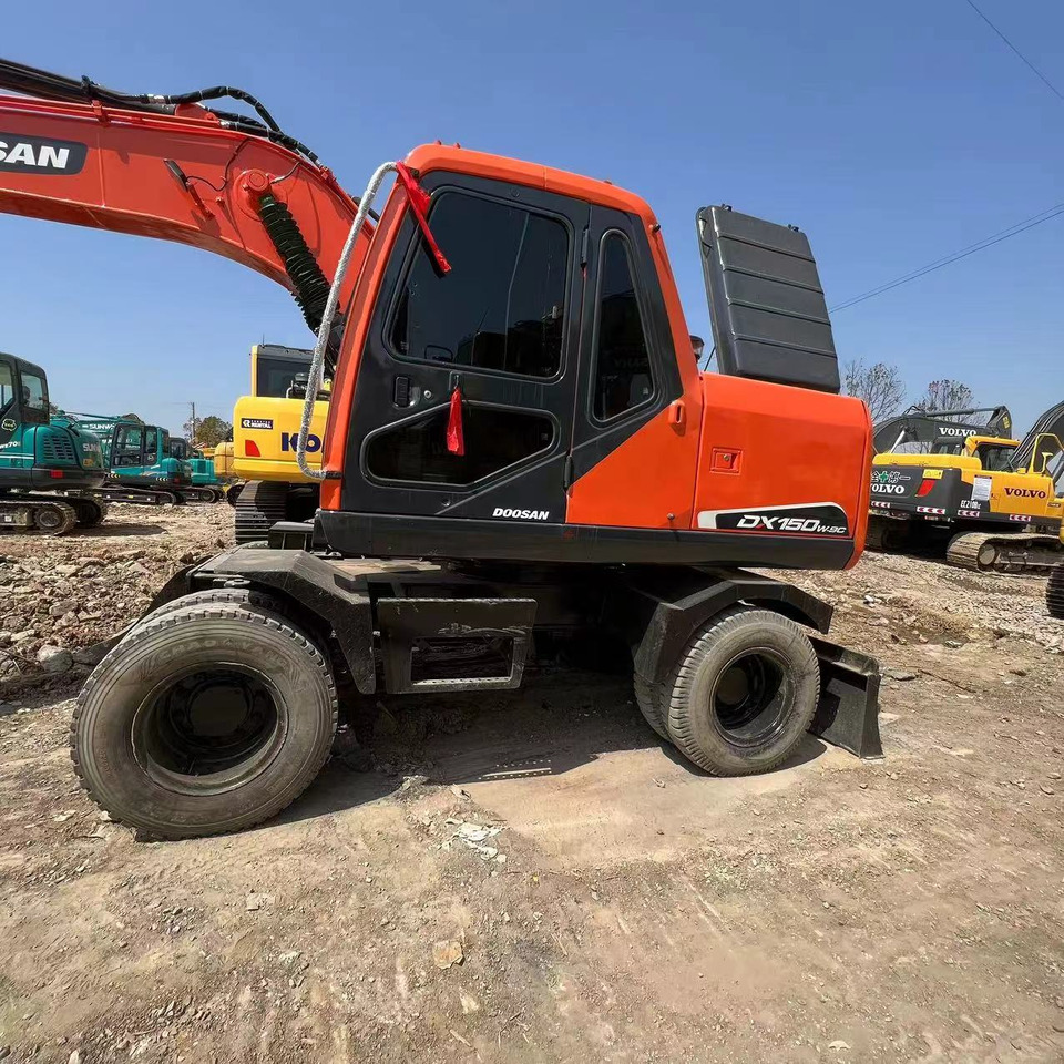 DOOSAN DH150W-7 - Excavadora de ruedas: foto 4 DOOSAN DH150W-7 - Excavadora de ruedas: foto 4