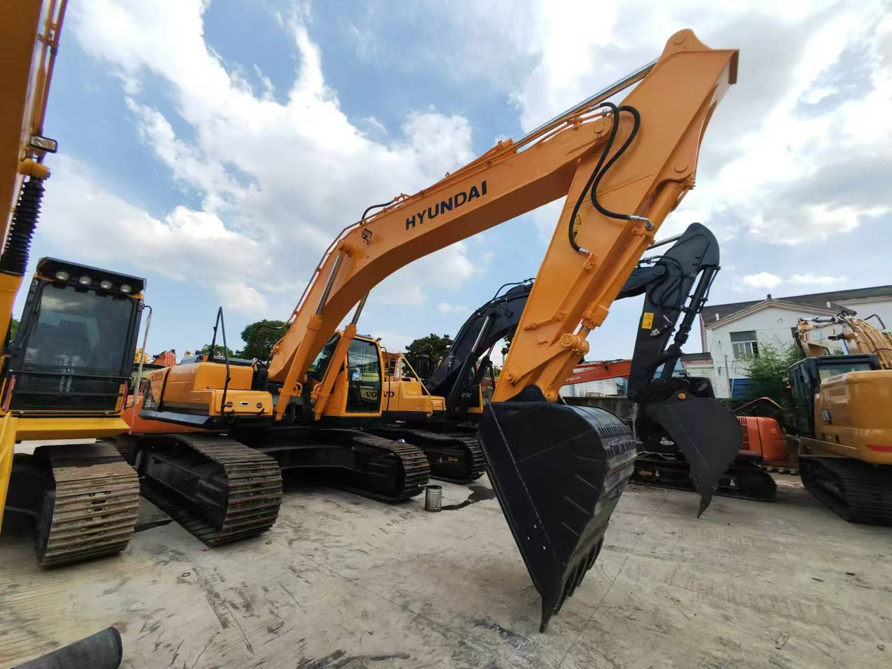 Hyundai HX330 - Excavadora de cadenas: foto 1 Hyundai HX330 - Excavadora de cadenas: foto 1