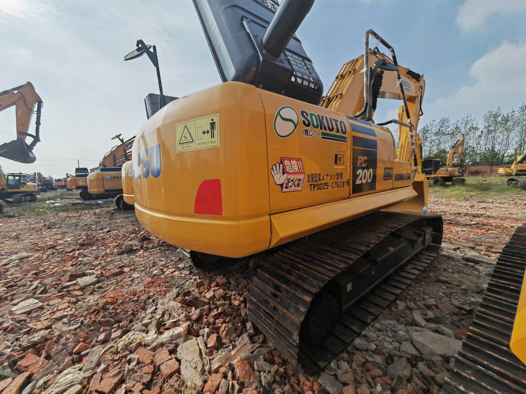 Excavadora de cadenas KOMATSU PC200: foto 7