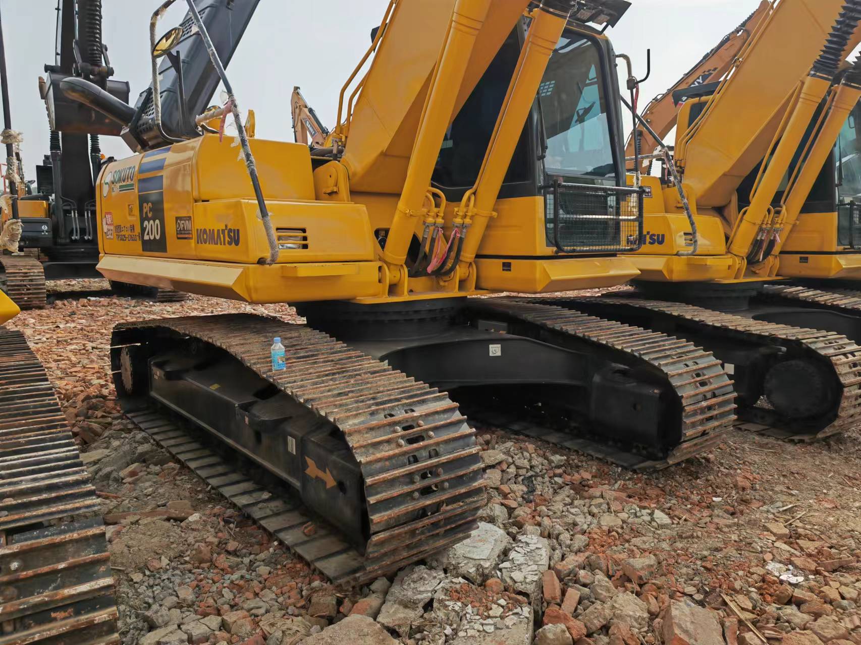 Excavadora de cadenas KOMATSU PC200: foto 18
