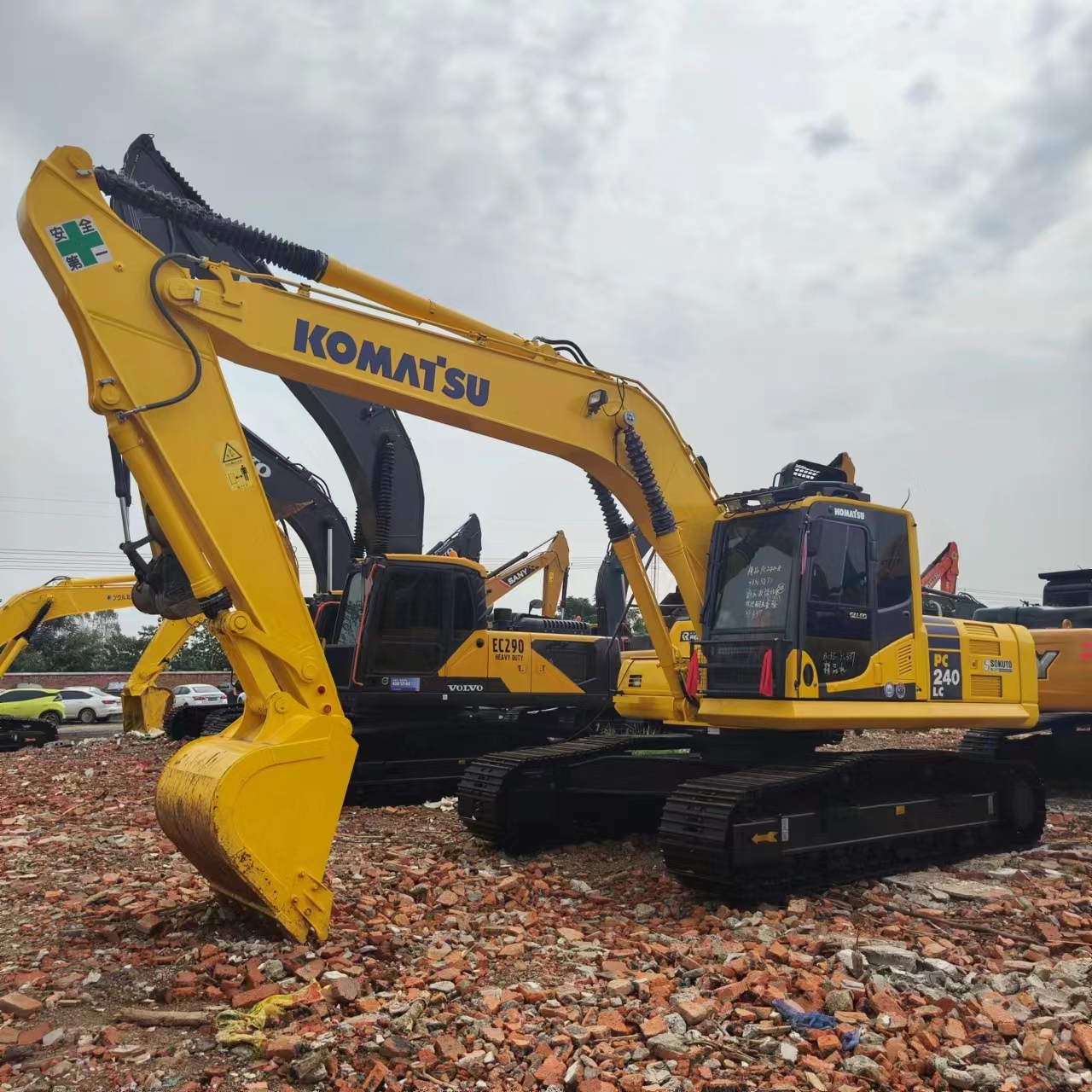 KOMATSU PC240 - Excavadora de cadenas: foto 1 KOMATSU PC240 - Excavadora de cadenas: foto 1