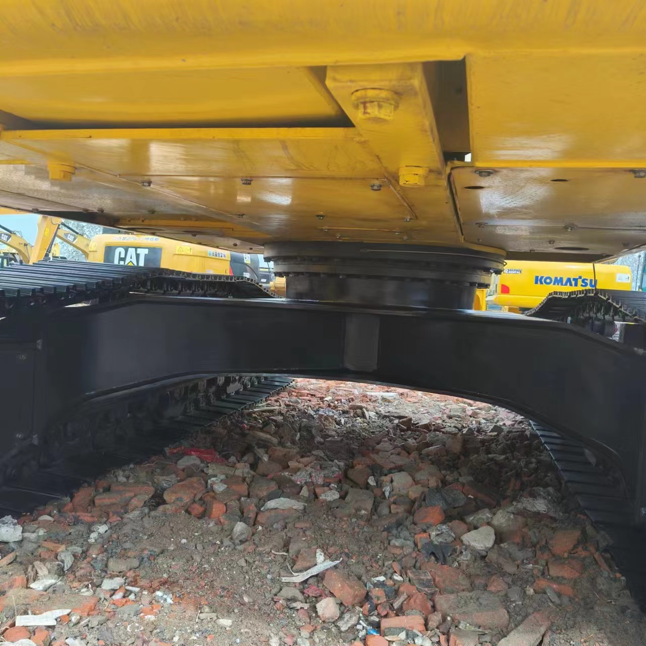 Excavadora de cadenas KOMATSU PC240: foto 9