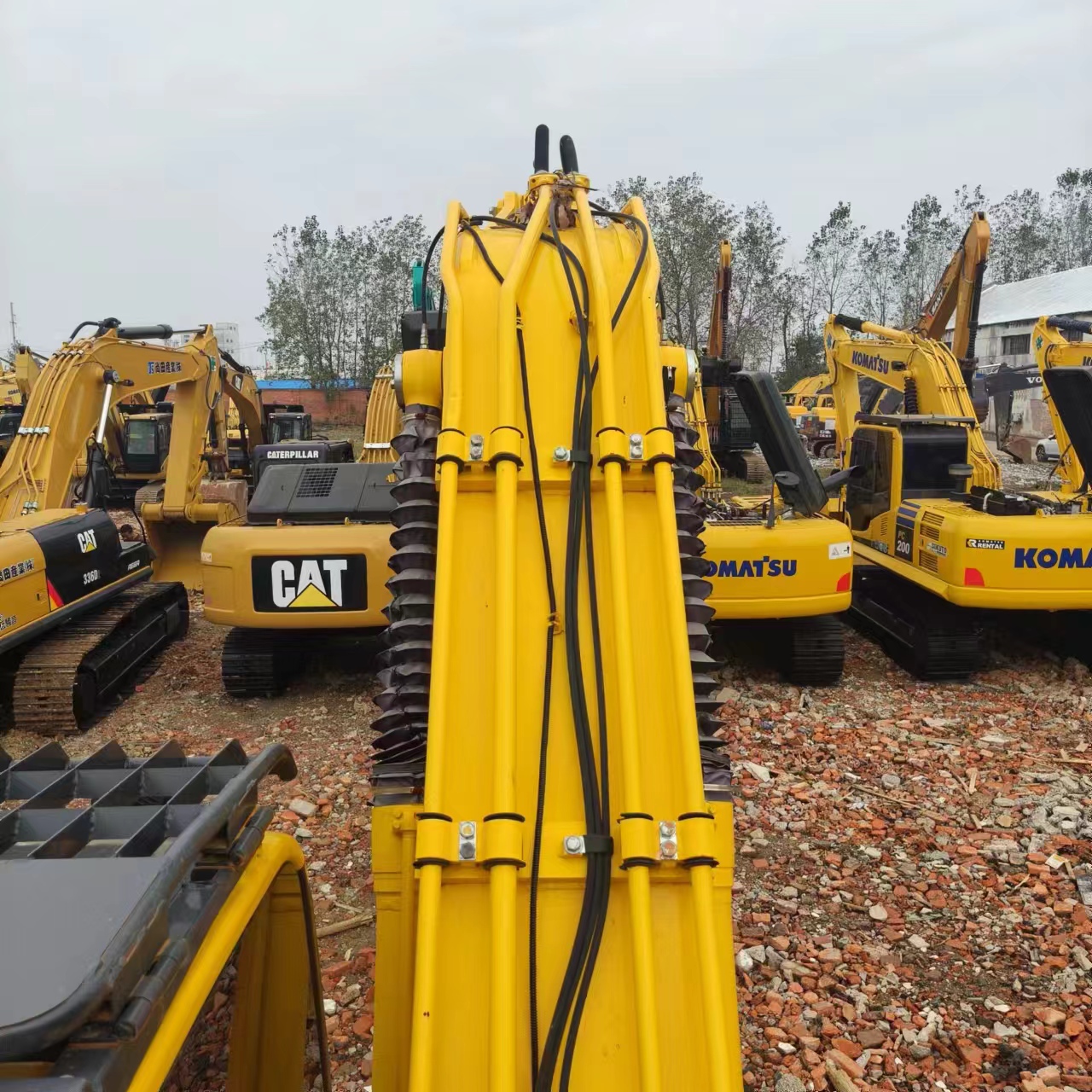 Excavadora de cadenas KOMATSU PC240: foto 10