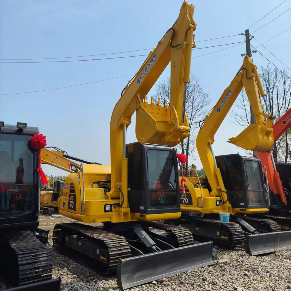 KOMATSU PC70 - Excavadora de cadenas: foto 1 KOMATSU PC70 - Excavadora de cadenas: foto 1