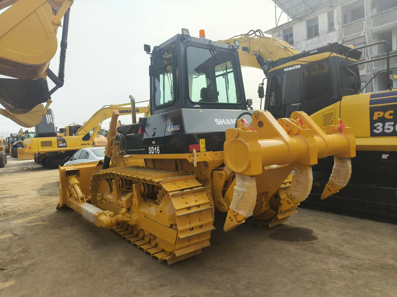 SHANTUI SD16 - Bulldozer: foto 2 SHANTUI SD16 - Bulldozer: foto 2