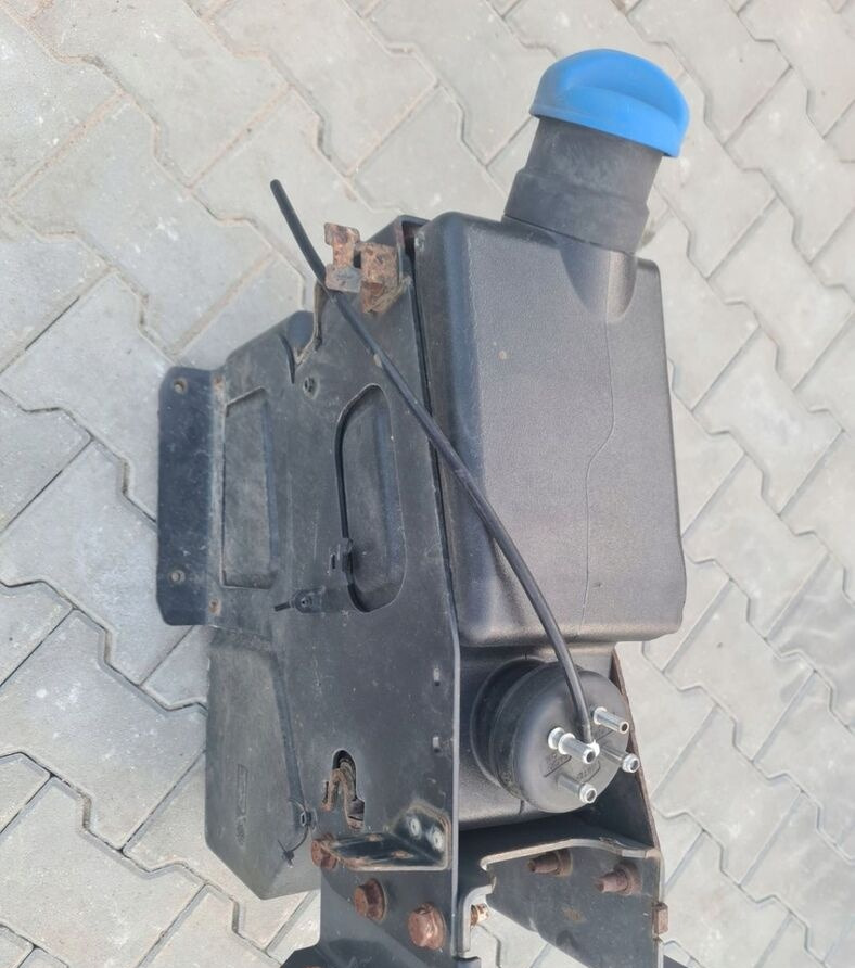 207667733 Volvo FL FE - Depósito de AdBlue para Camión: foto 1 207667733 Volvo FL FE - Depósito de AdBlue para Camión: foto 1