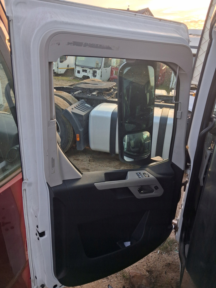 FORD DRZWI KOMPLETNE LEWE FORD F-MAX 500 TRUCKS EURO 6 - Puerta y piezas: foto 4 FORD DRZWI KOMPLETNE LEWE FORD F-MAX 500 TRUCKS EURO 6 - Puerta y piezas: foto 4