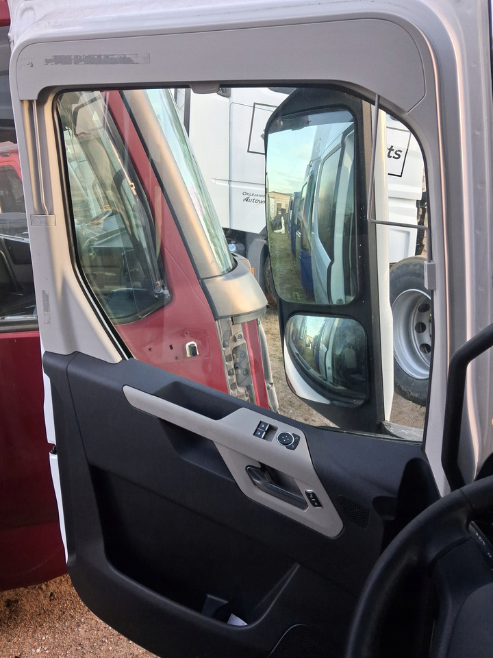 FORD KOMPLETNE LEWE FORD F-MAX 500 TRUCKS EURO 6 - Puerta y piezas: foto 5 FORD KOMPLETNE LEWE FORD F-MAX 500 TRUCKS EURO 6 - Puerta y piezas: foto 5