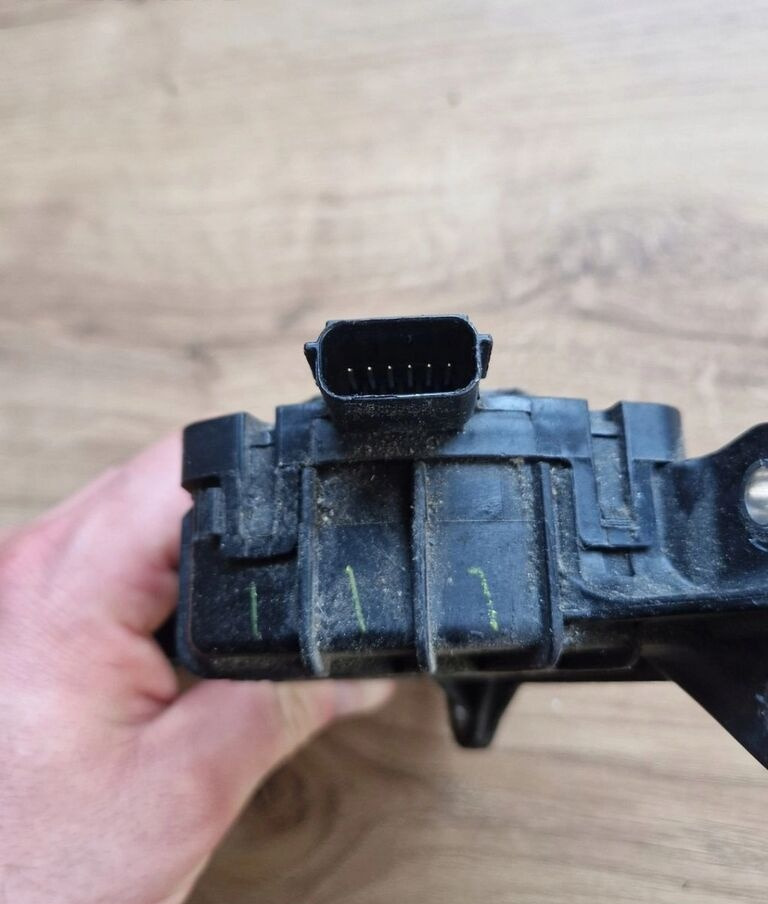 FORD PEDAŁ GAZU POTENCJOMETR FORD F-MAX CARGO EURO 6 - Pedal para Camión: foto 2 FORD PEDAŁ GAZU POTENCJOMETR FORD F-MAX CARGO EURO 6 - Pedal para Camión: foto 2