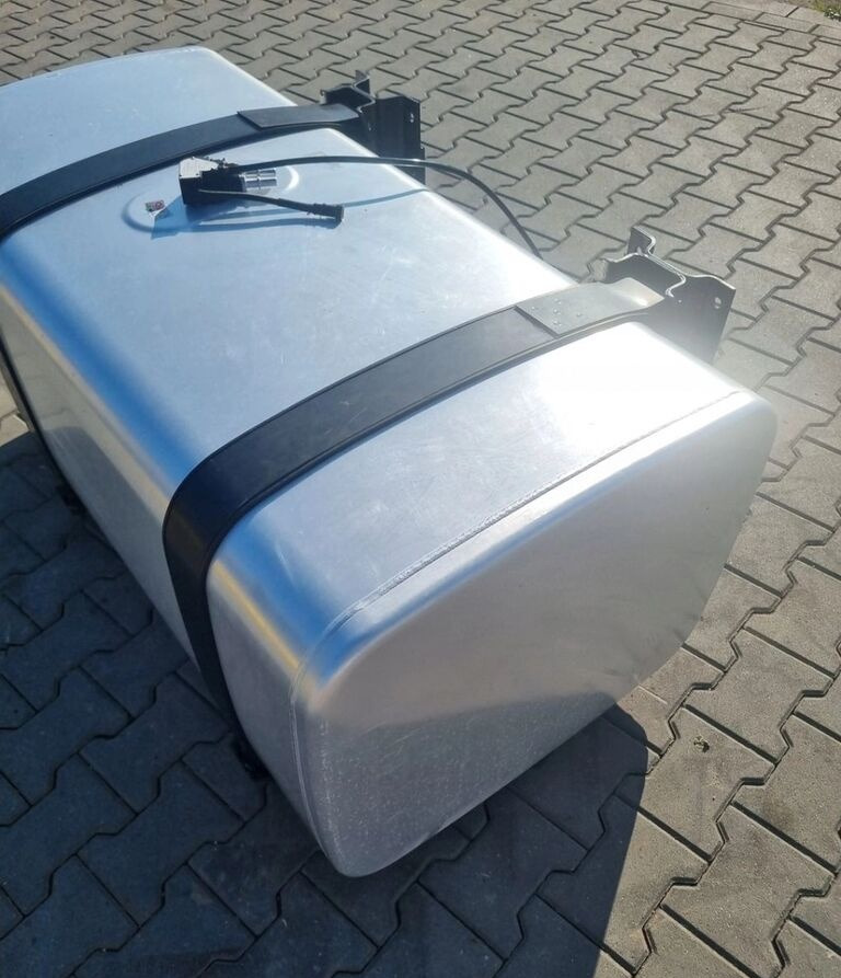 Ford F-MAX CARGO GC46 Ford F-MAX CARGO - Depósito de combustible para Camión: foto 2 Ford F-MAX CARGO GC46 Ford F-MAX CARGO - Depósito de combustible para Camión: foto 2