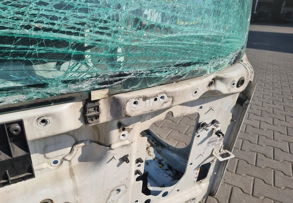 Cabina GOŁA SZKIELET POSZYCIE BLACHA RENAULT GAMA T HIGH WYSOKA KABINA - USZKODZONA: foto 11
