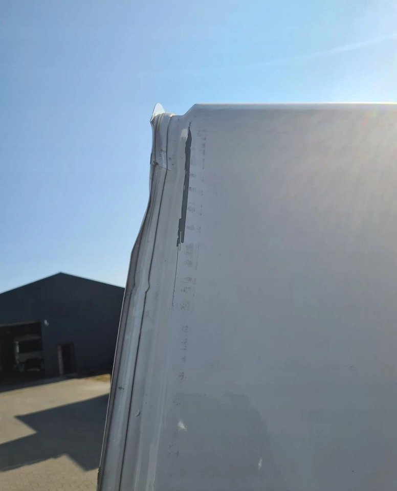 Cabina GOŁA SZKIELET POSZYCIE BLACHA RENAULT GAMA T HIGH WYSOKA KABINA - USZKODZONA: foto 7