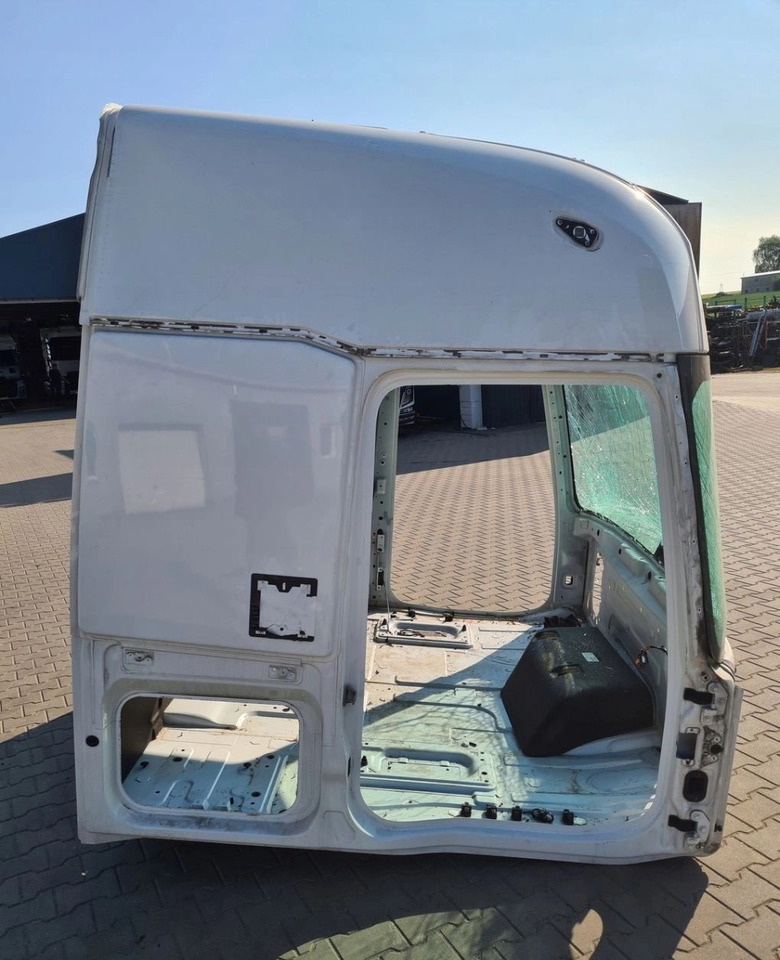Cabina GOŁA SZKIELET POSZYCIE BLACHA RENAULT GAMA T HIGH WYSOKA KABINA - USZKODZONA: foto 6