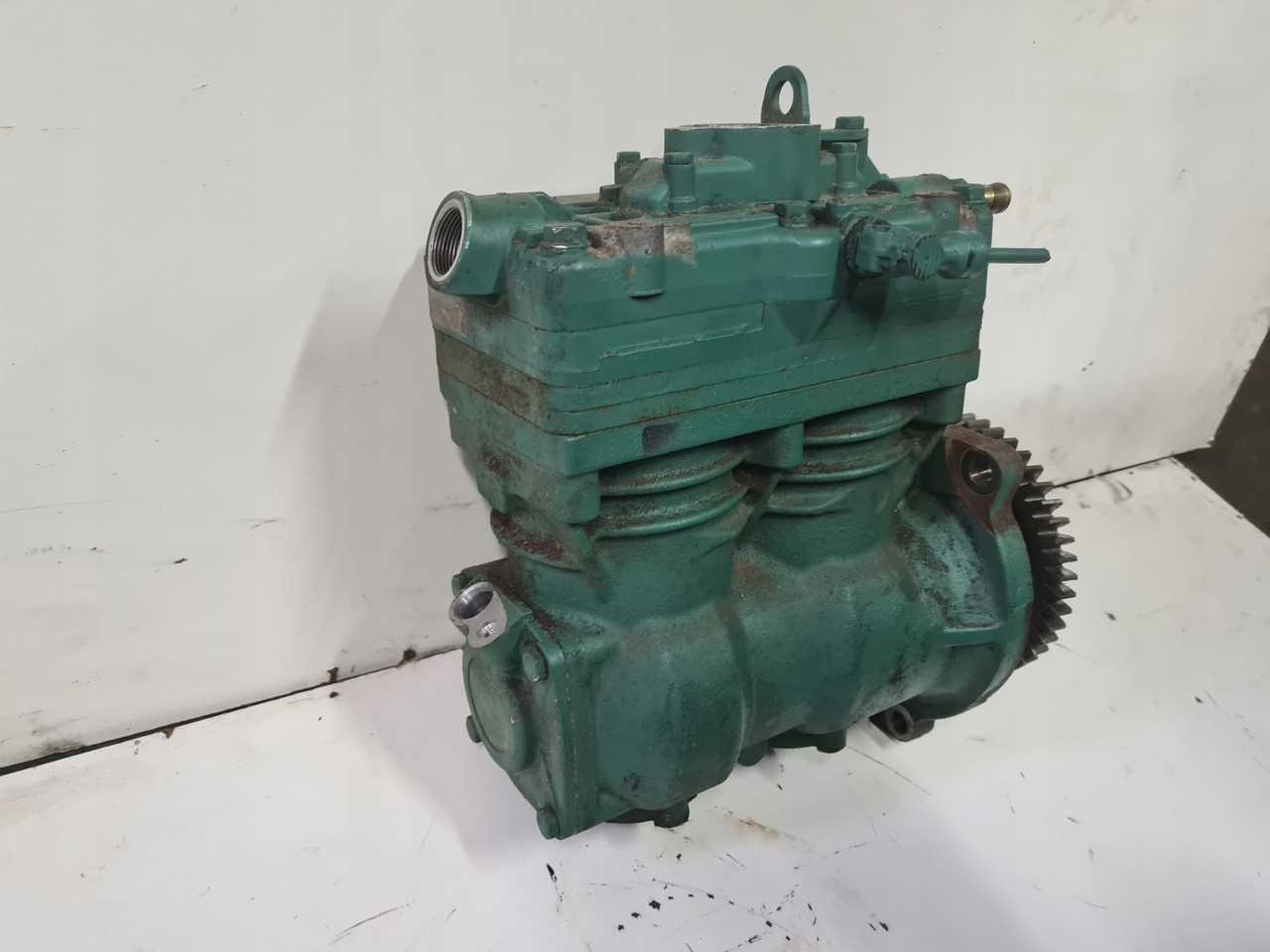 KNORR-BREMSE SPRĘŻARKA KOMPRESOR POWIETRZA RENAULT GAMA T EVO VOLVO FH 5 FM 5 ORYGINAŁ - Compresor para Camión: foto 3 KNORR-BREMSE SPRĘŻARKA KOMPRESOR POWIETRZA RENAULT GAMA T EVO VOLVO FH 5 FM 5 ORYGINAŁ - Compresor para Camión: foto 3