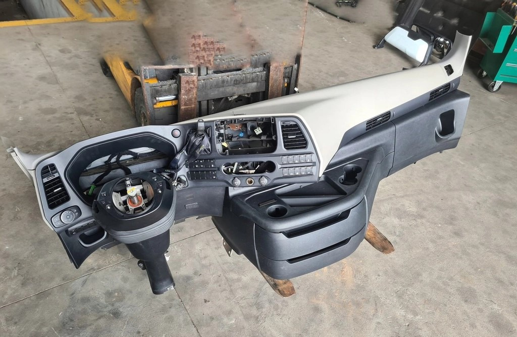 KONSOLA KOMPLETNA KOKPIT DESKA ROZDZIELCZA STELAŻ FORD F-MAX 500 TRUCKS - Salpicadero: foto 2 KONSOLA KOMPLETNA KOKPIT DESKA ROZDZIELCZA STELAŻ FORD F-MAX 500 TRUCKS - Salpicadero: foto 2