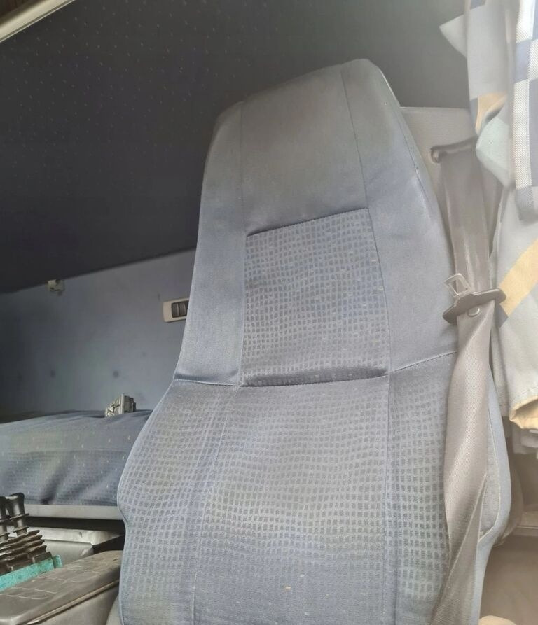 PNEUMATYCZNY KIEROWCY LEWY Volvo FH FM 9 12 13 - Asiento para Camión: foto 2 PNEUMATYCZNY KIEROWCY LEWY Volvo FH FM 9 12 13 - Asiento para Camión: foto 2